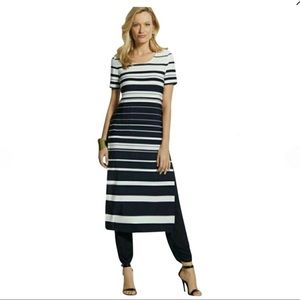 Side slit traveler’s maxi dress